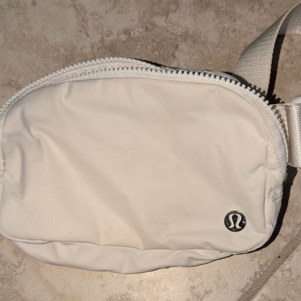 lululemon athletica White Belt Bag Minimalist Design